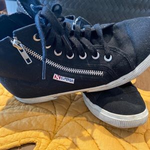 New- Distressed- High top- Superga